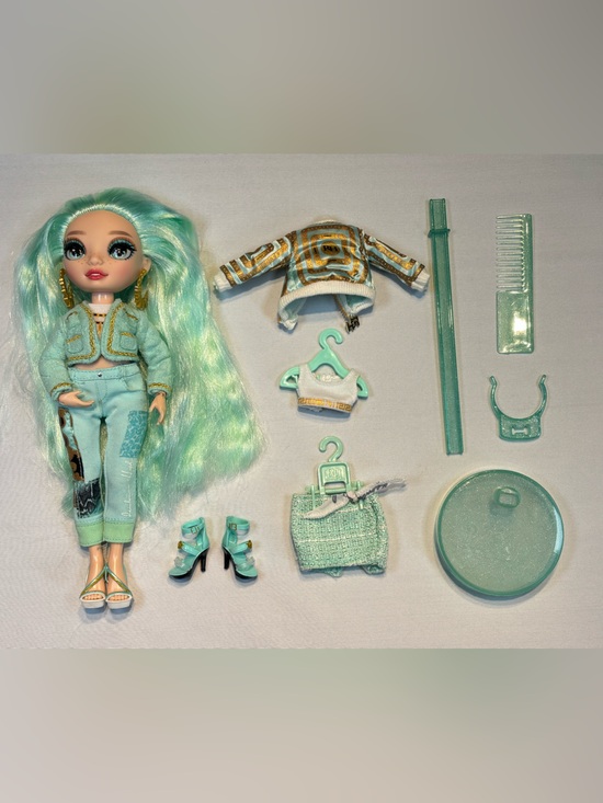 Rainbow High Other - Rainbow High Series 3 Daphne Minton Doll - SET
